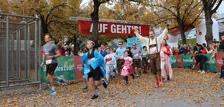Münchner Trachtenlauf am 08.10.2022 im Rahmenprogramm des  Generali München Marathons (©Foto: Martin Schmitz)